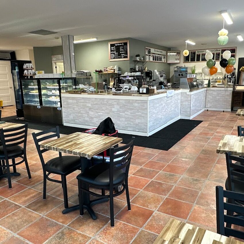 KR&Egrave;MEC&Eacute;BON -  Restaurants Near: J8B2P7