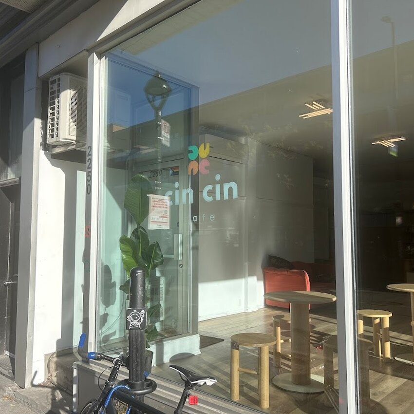 Cocooning Caf&eacute; -  Restaurants Near: H1W1B2