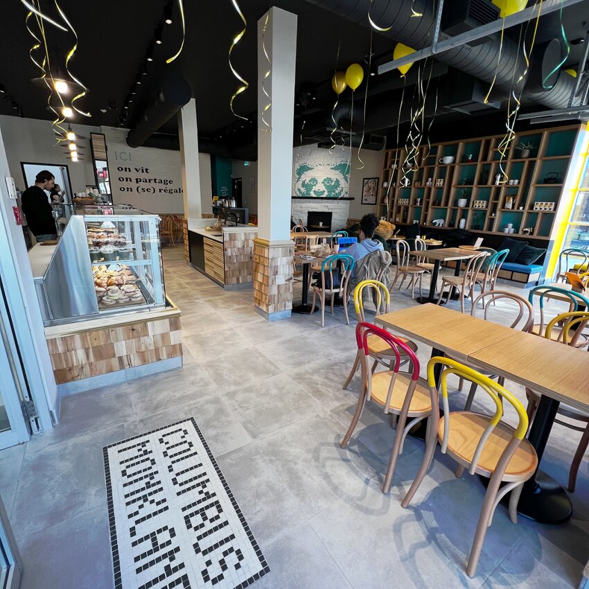 Columbus Café & Co - Bagels, Cafés Restaurants Near: H4A2B2