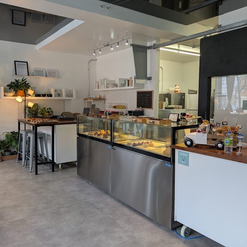 Pâtisserie T.M - Tea, Pastries Restaurants in Montreal