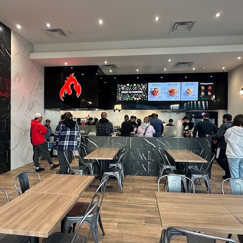 Poulet Rouge - Poutine, BBQ, Fried Chicken Restaurants in Delson