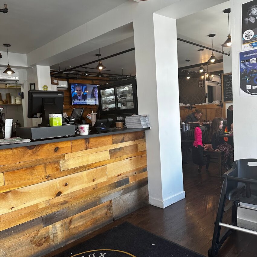 Restaurant Au Vieux Philippe - Brunch Restaurants in Montreal