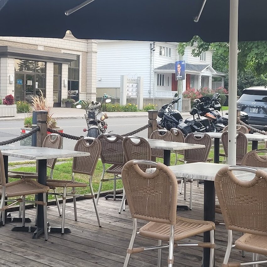 Bar-Terrasse La Cale -  Restaurants Near: J6T4A7