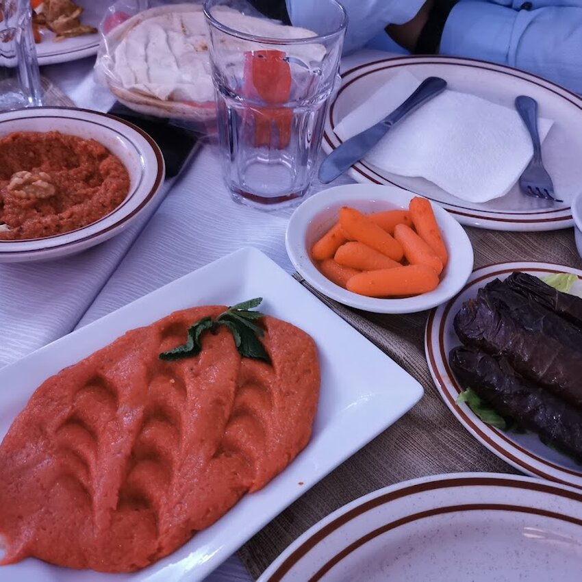 Restaurant Almayass - Restaurants pr&egrave;s de: H7V4C2