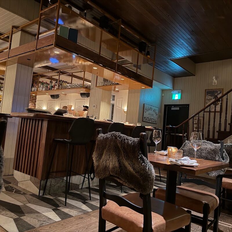 Les Vieilles Portes - Restaurants de Montréal