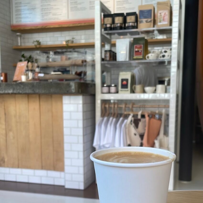 Le Nomad : Caf&eacute; Tranquille - Bagels, Caf&eacute;s Restaurants Near: H2V4E3