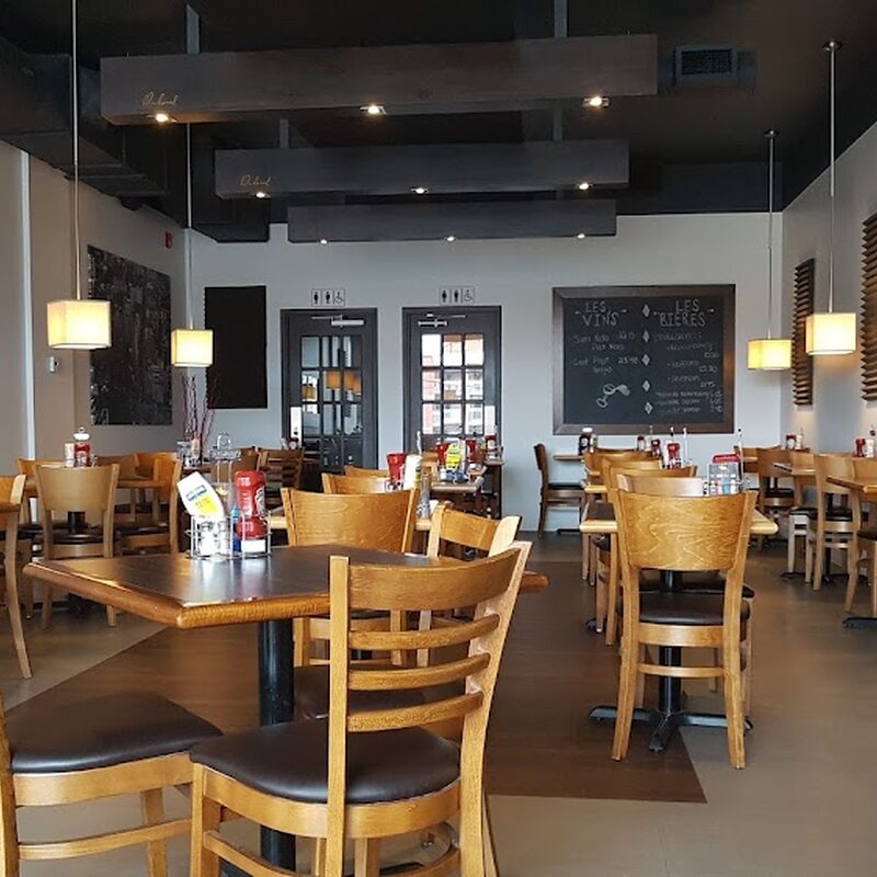 Les R&ocirc;tisseries Duhamel - BBQ, Poutine, Breakfast Restaurants in Montreal