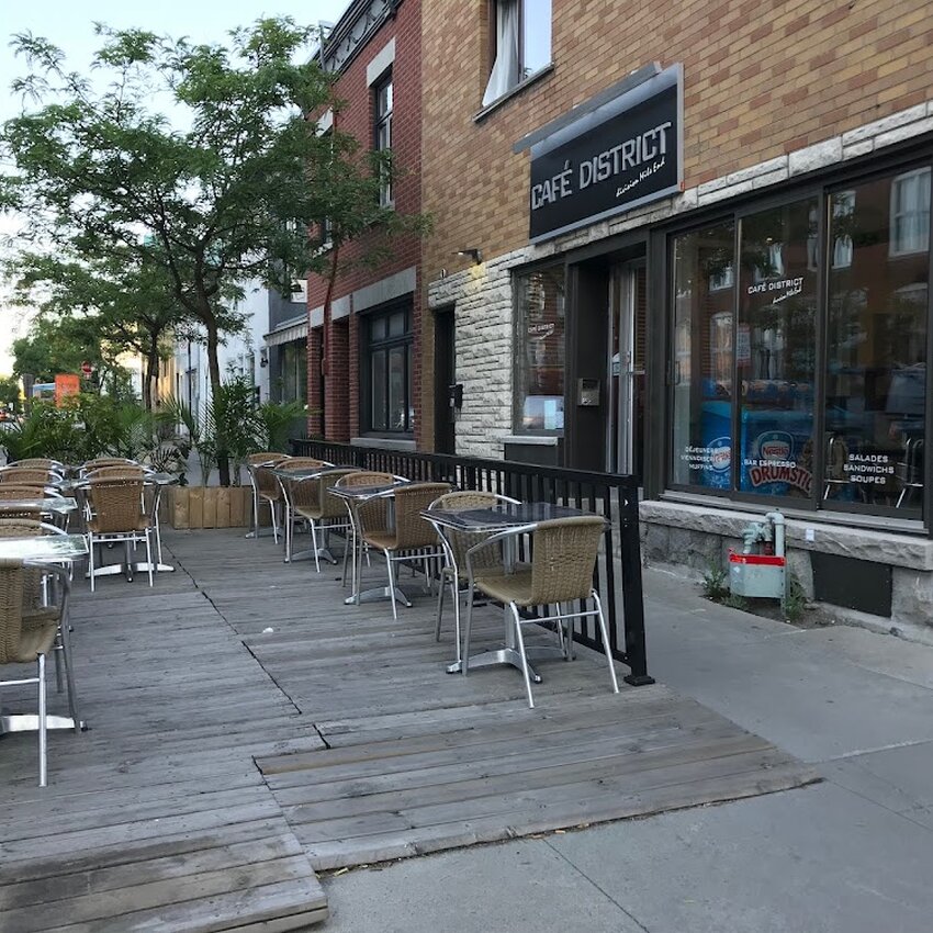 District Cafe - Salades d'Outremont