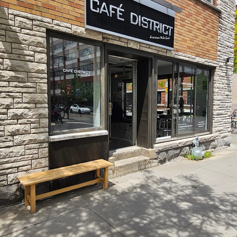 District Cafe - Creative, Breakfast Restaurants in Outremont