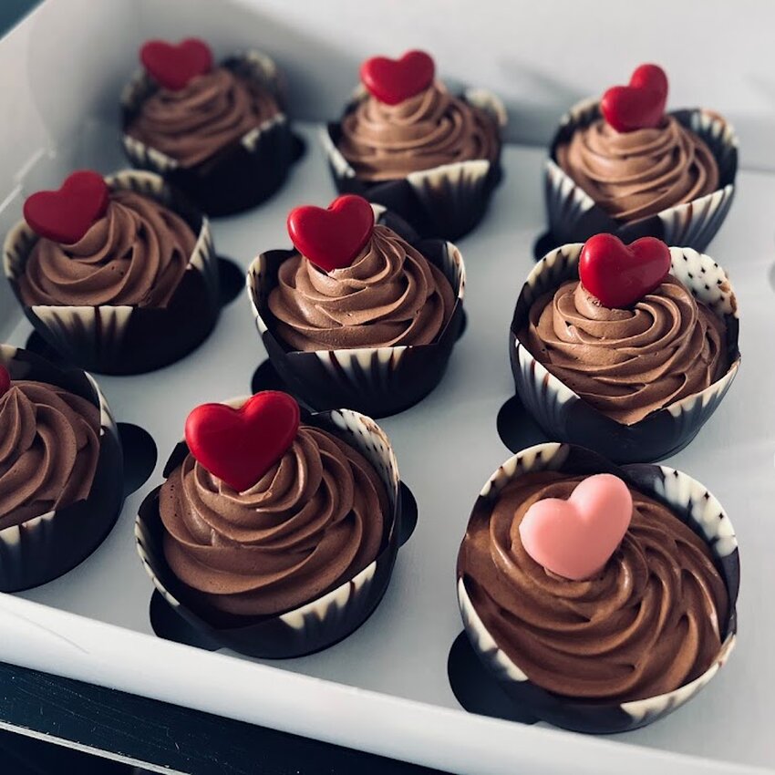 P&acirc;tisseries & Gourmandises - Pastries, Fried Chicken Restaurants Near: H2V4E4