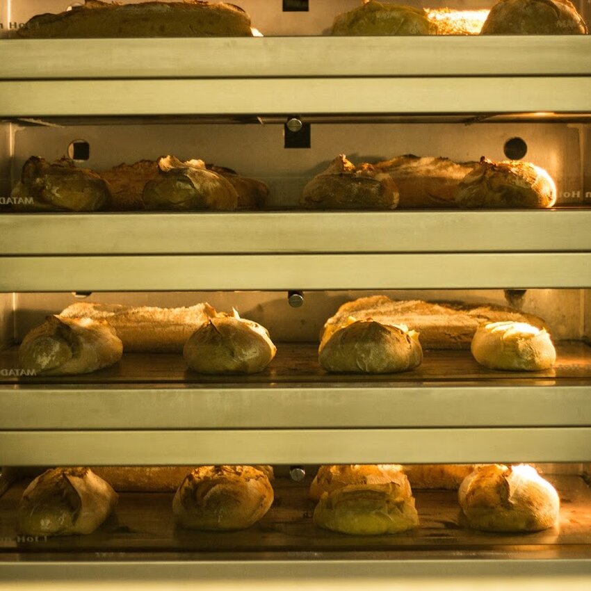 Bl&eacute;s de Pays - Bakeries Restaurants Near: H2E1C8