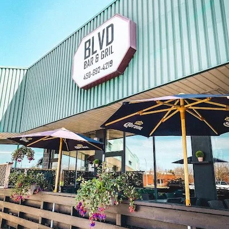 BLVD Bar & Gril - Breakfast, BBQ, Poutine Restaurants in Montreal
