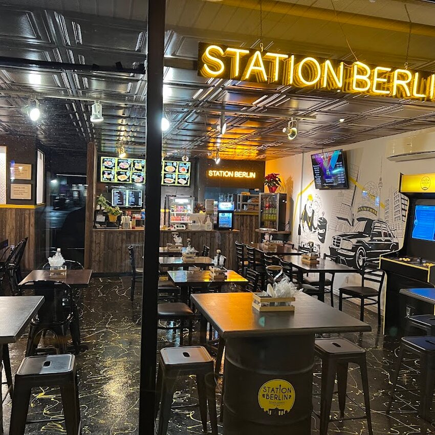 Station Berlin - Restaurants Near: J6J3R1