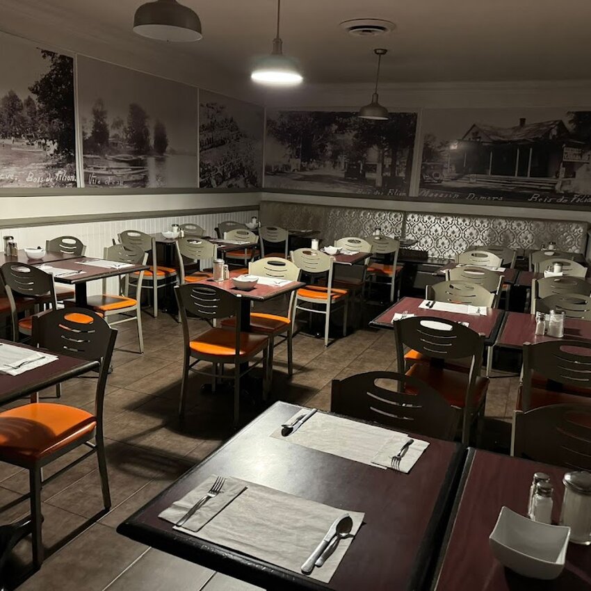 Resto Au Quotidien -  Restaurants Near: J6Z1H4