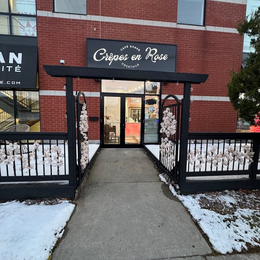 Cr&ecirc;pes en Rose - Montreal Desserts & Sweets Open Late