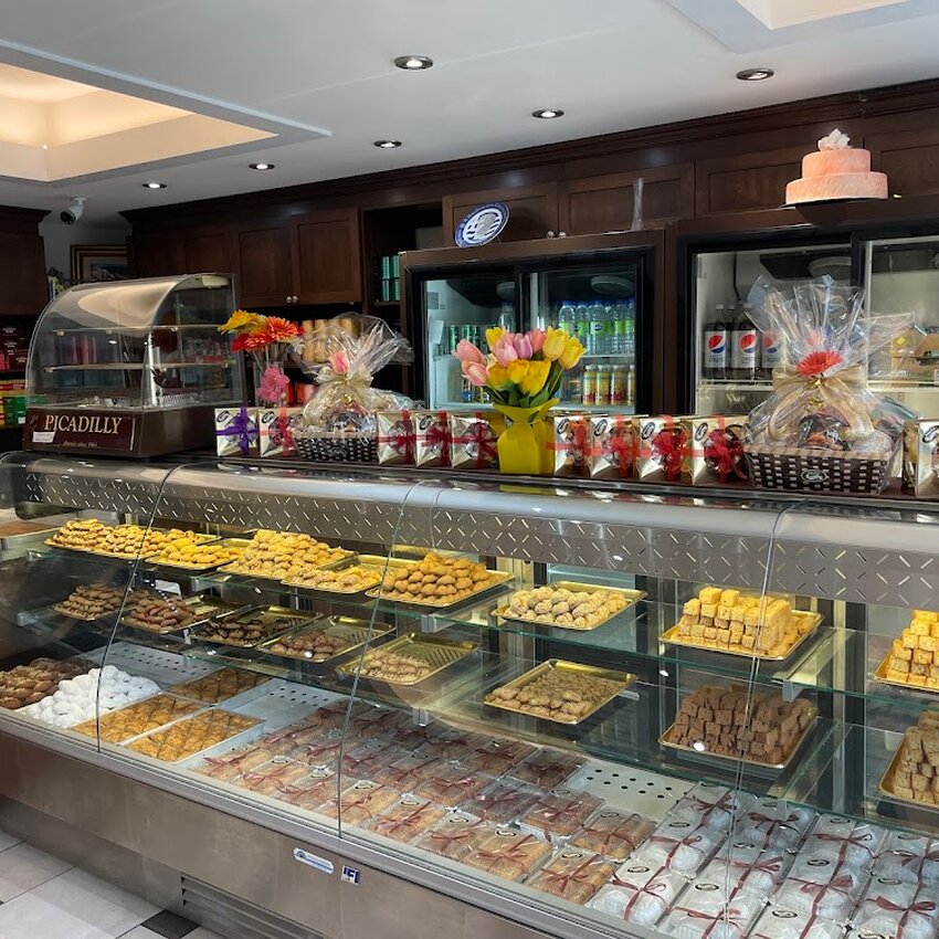 Picadilly Bakery & Pastry Shop - Boulangeries Montr&eacute;al