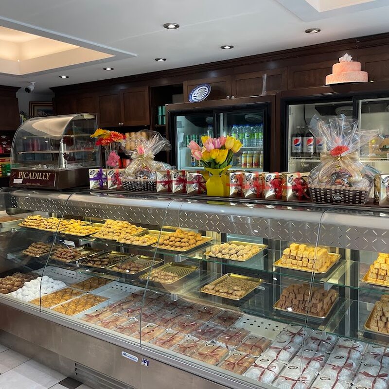 Picadilly Bakery & Pastry Shop - Restaurants de Montréal