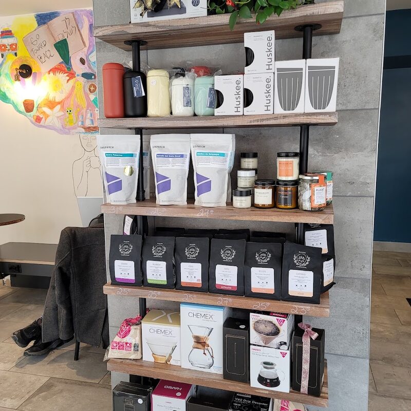 Café Navire - Restaurants Fusion, Cafés de Montréal