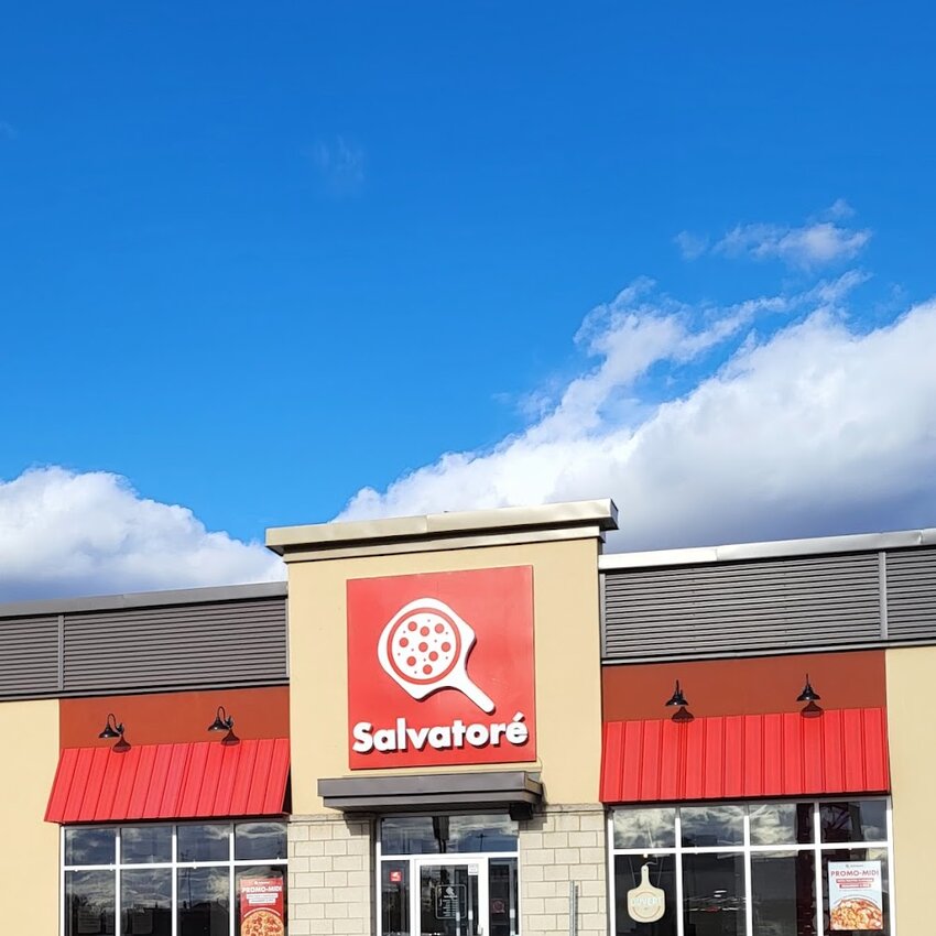 Pizza Salvator&eacute; -  Restaurants Near: J7J0C4