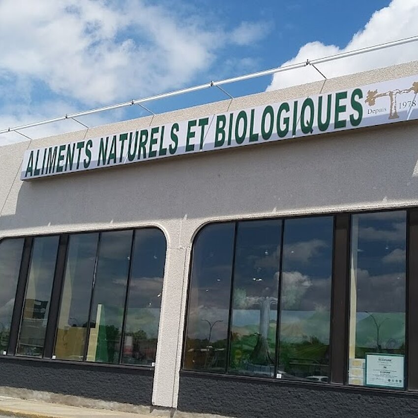 Les March&eacute;s Tau -  Restaurants Near: H1S1N2
