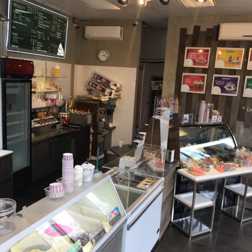 La Cr&egrave;me des Plaisirs - Restaurants pr&egrave;s de: H7L4T1