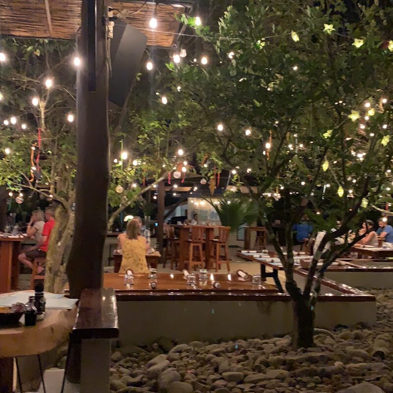 Resto du 9 - Pizza, Middle Eastern Restaurants in Montreal