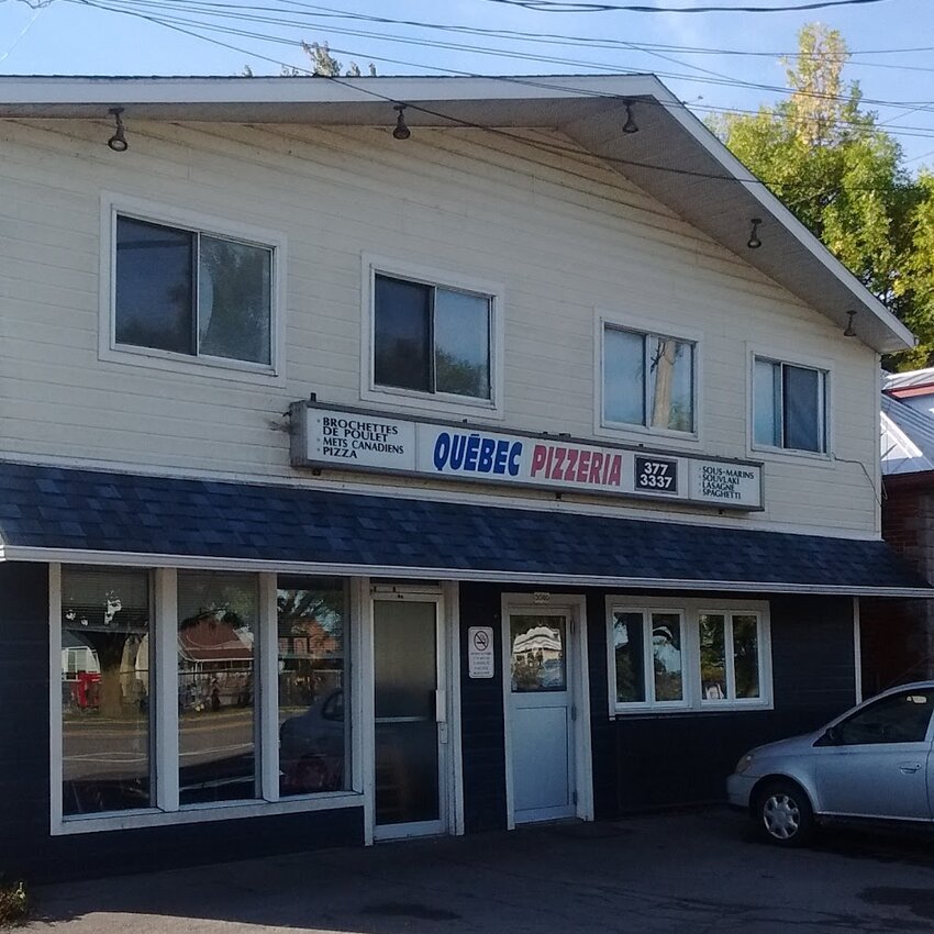 Qu&eacute;bec Pizzeria Restaurant