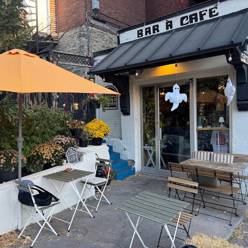 Côte Café - Restaurants Near: H2Y3Y8