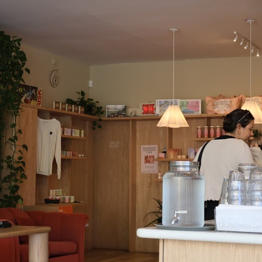 Beagle Bagel Montr&eacute;al - Bagels, Delis Restaurants Near: H2V4E9