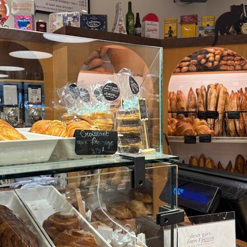 Deux gars dans l'p&eacute;trin Restaurant