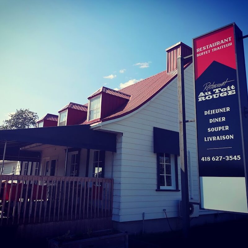 Restaurant Au Toit Rouge - BBQ, Grill, Burgers, Rotisseries, Salads Restaurants in Quebec