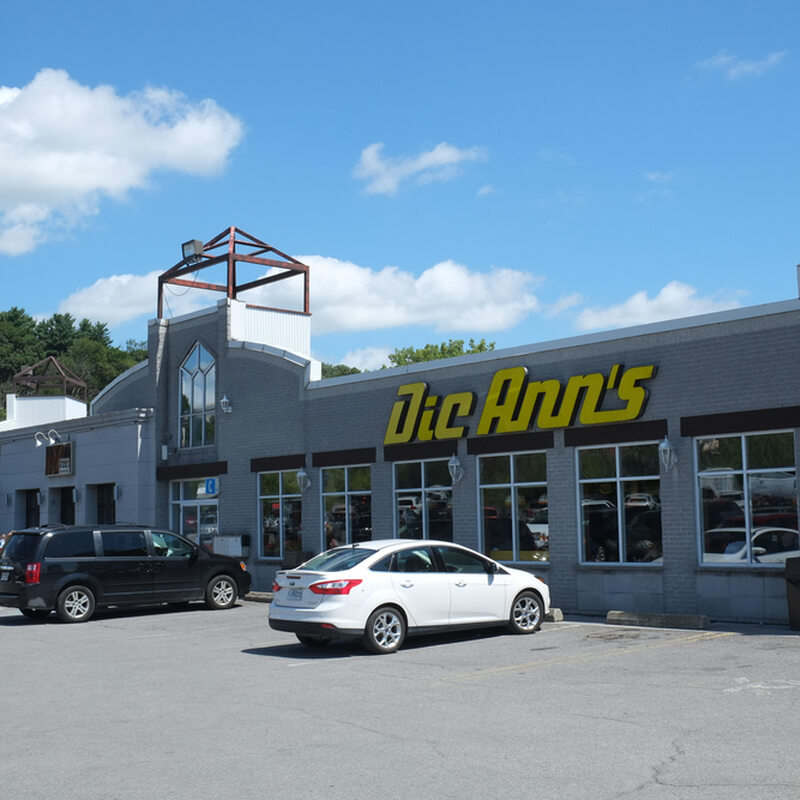 Dic Ann's Hamburgers - Restaurants Plats &agrave; emporter de Montr&eacute;al