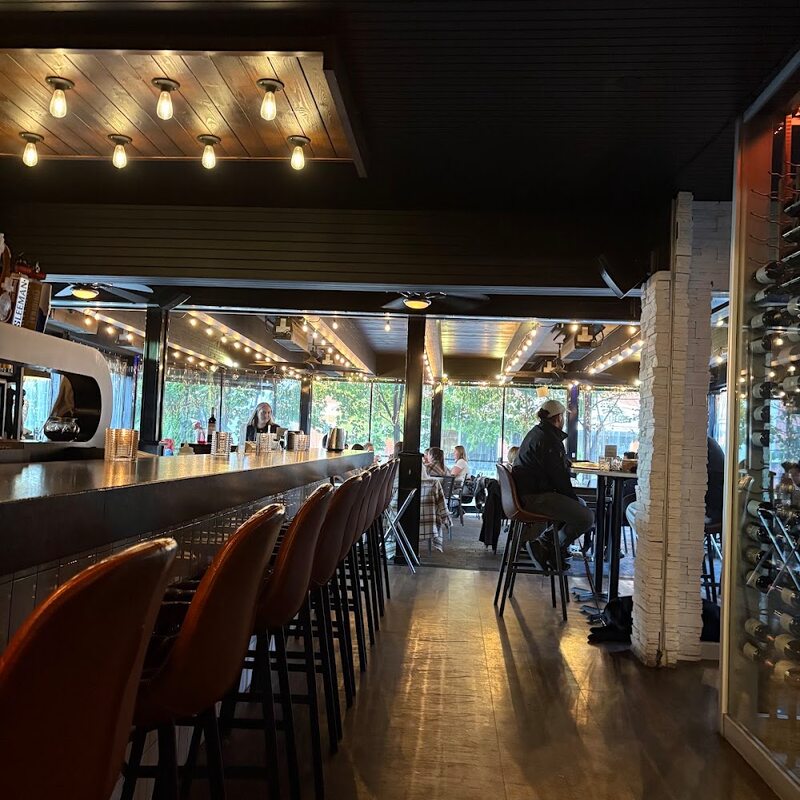 Les Garnements - Poutine, American Restaurants in Eastern Townships