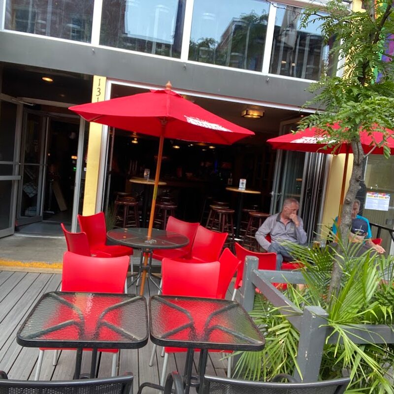 Bar Aigle Noir - Restaurants in Montreal