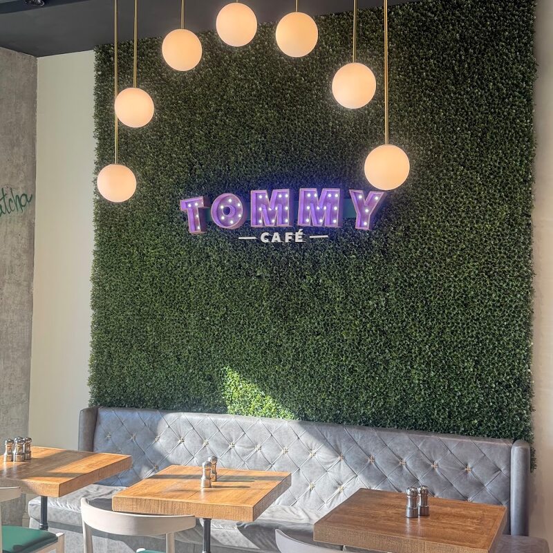 Tommy Caf&eacute; - Restaurants de Montr&eacute;al