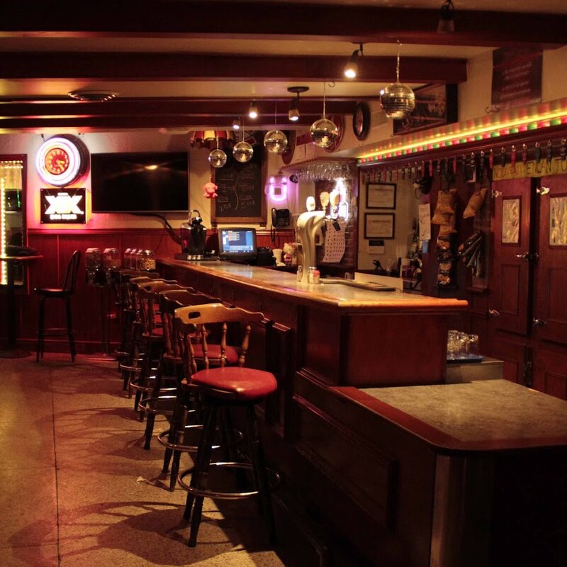 Bar Grand Tronc - Restaurants in Montreal