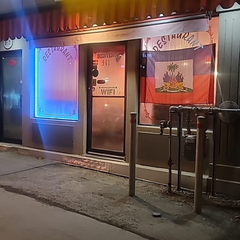 Chez Lyly resto - Restaurants Near: J1M1K8