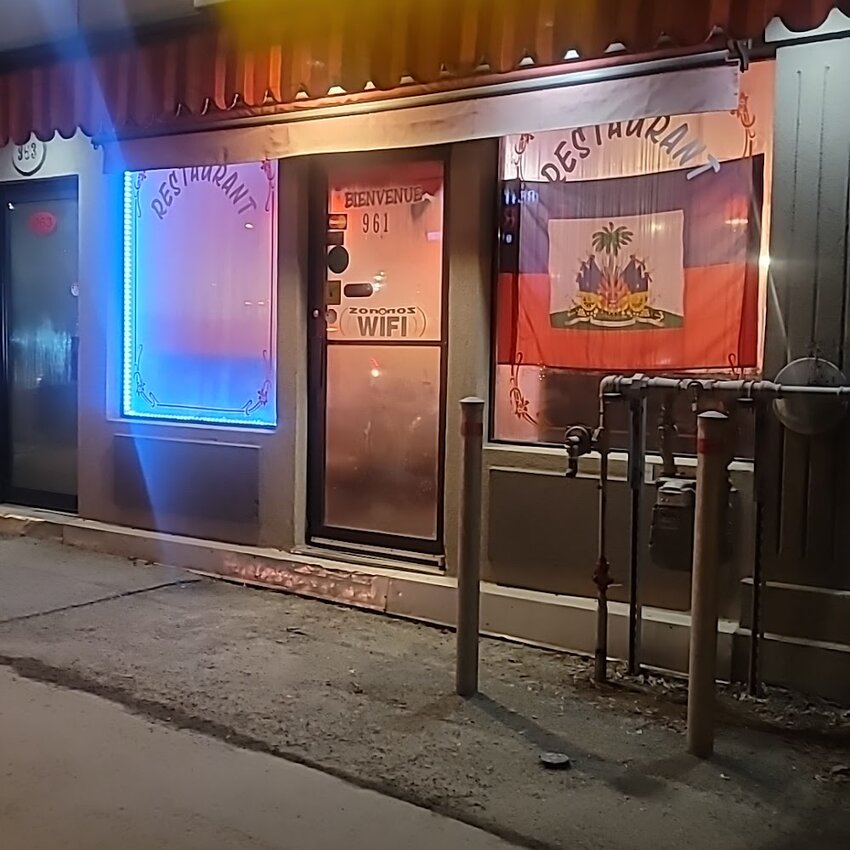 Chez Lyly resto -  Restaurants Near: J1H2B6