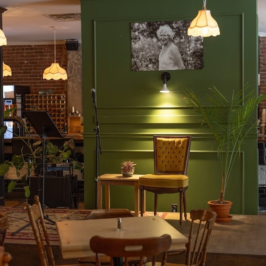 Caf&eacute; 440 - Breakfast Restaurants Near: J1G1E6