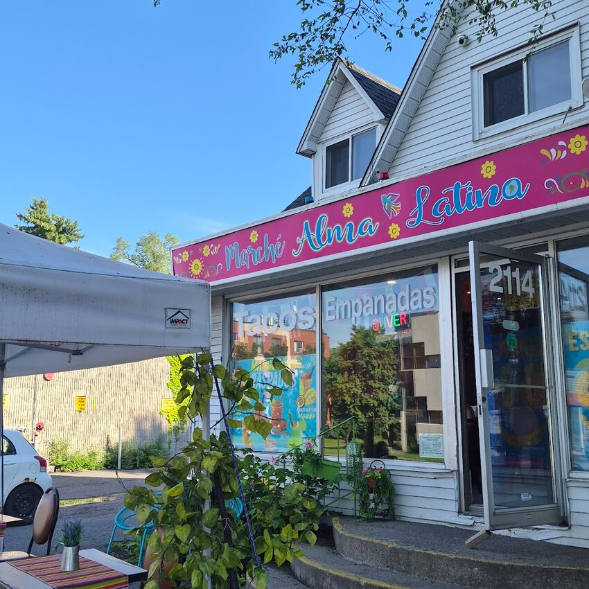 Alma Latina March&eacute; - Restaurants Terrasses pr&egrave;s de: J4H2X5