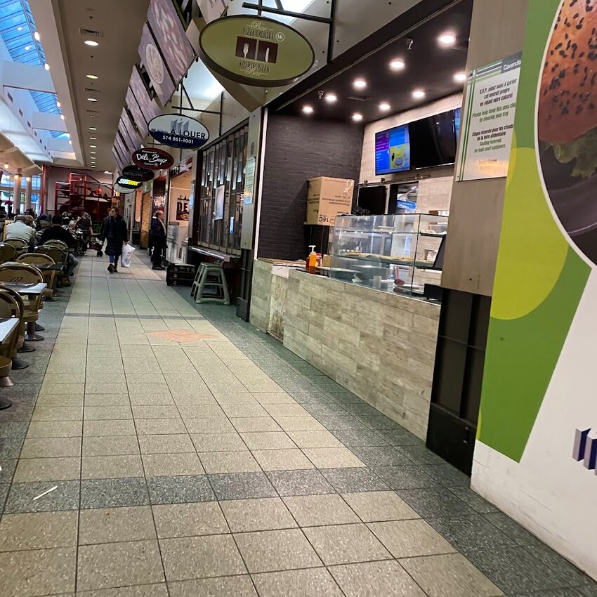 Kosher Pizza Bar - Restaurants pr&egrave;s de: H4V1J3