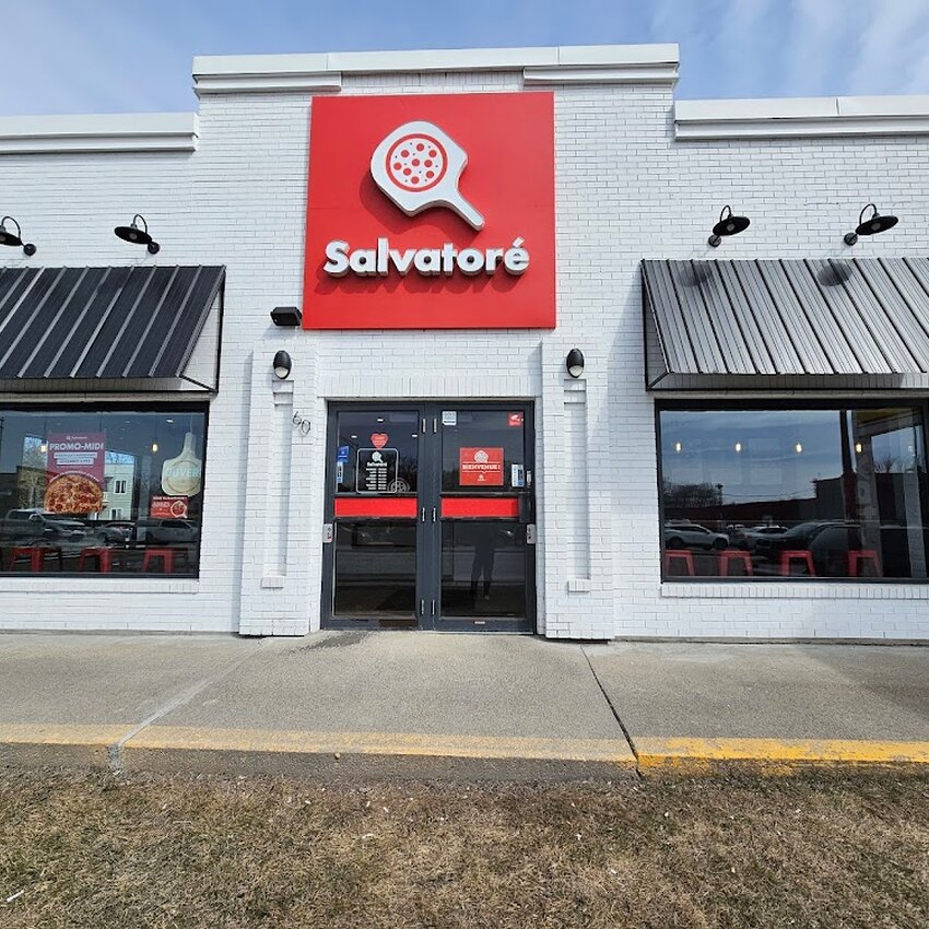 Pizza Salvator&eacute; - Breakfast, Poutine Restaurants Near: J7E2W7