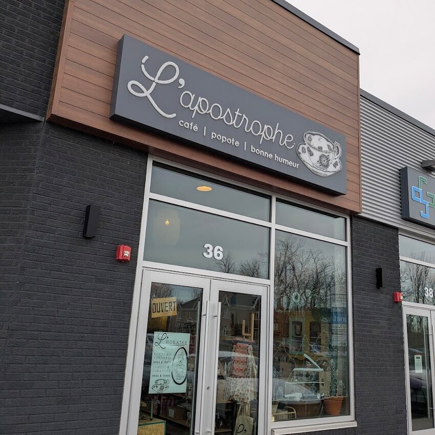 Caf&eacute; L'apostrophe - Montreal Asian, Soups Open Morning Restaurants