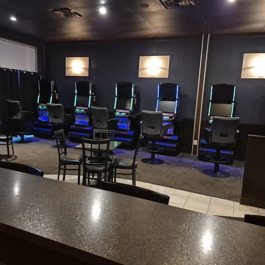 Caf&eacute; Bistro Vegas - Restaurants pr&egrave;s de: J2C7N7