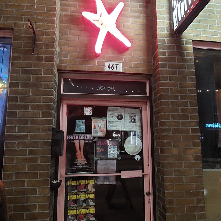 Bar Star Bar - Restaurants Near: H2W1C6