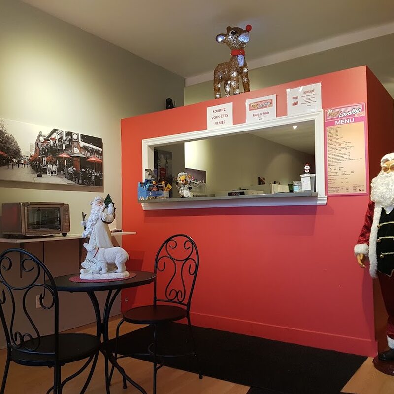 Sous-marin Pizza Lavall&eacute;e - Restaurants in Montreal
