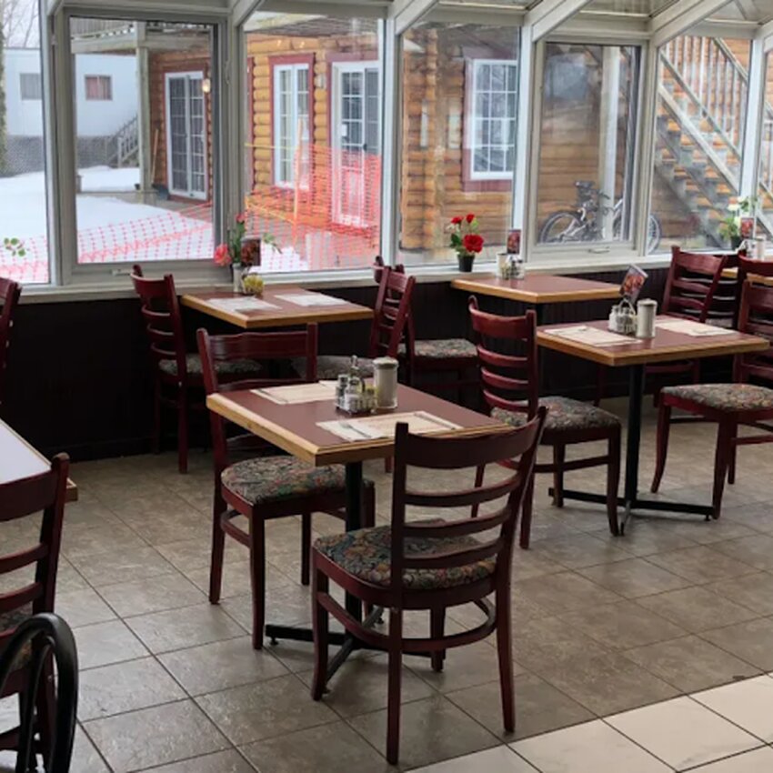 Resto-Bar Le 103 - Pasta Restaurants in Eastern Townships