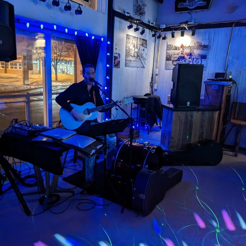 Brasserie au 207 Inc - Montreal Bars, Creative, Market cuisine, Buvettes Open Late Restaurants