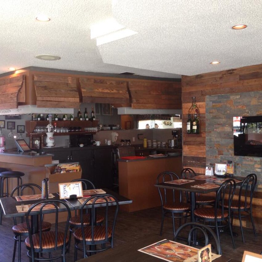 Pizzeria Stratos -  Restaurants Near: G9N1L8