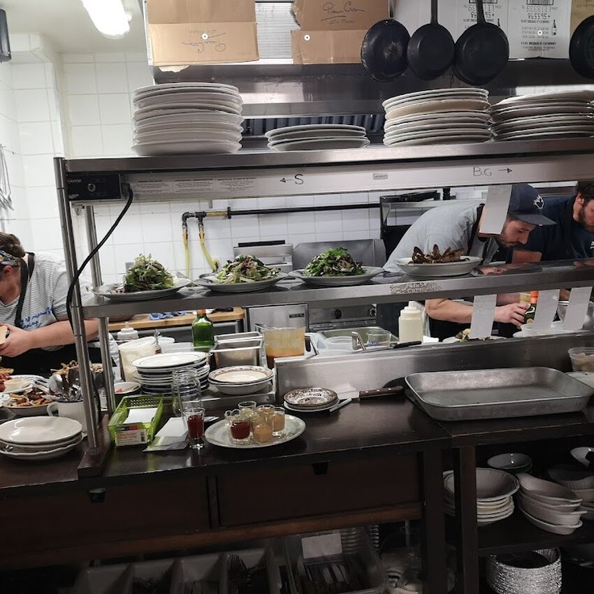 Restaurant Z&eacute;l&eacute; -  Restaurants Near: G9T2J2